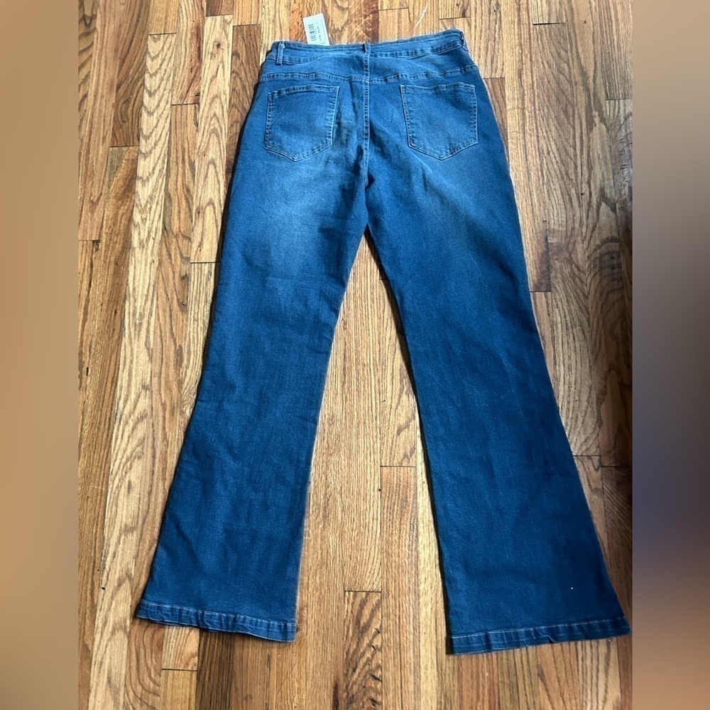 NWT Flare High Rise Medium Wash Jeans ( No Brand ) Size Large Stretchy - Picture 2 of 7